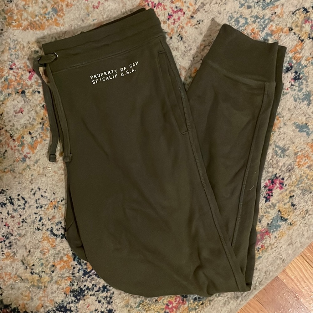 GAP olive green joggers